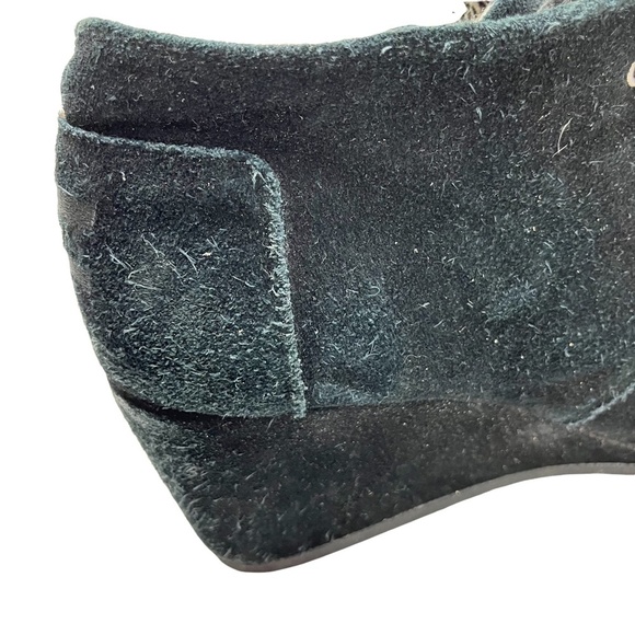 TOMS Genuine Leather Solid Black Suede Wedge Ankle Boots Booties Shoes sz 11 - Picture 13 of 16
